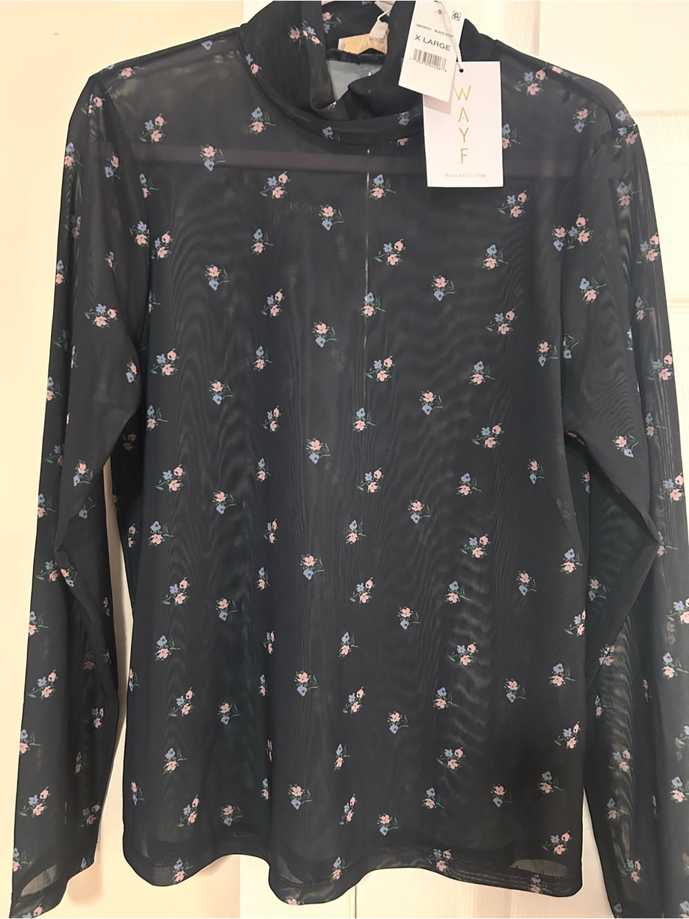 WAYF Womens Black Floral Long-Sleeve Shirt - Turtleneck
